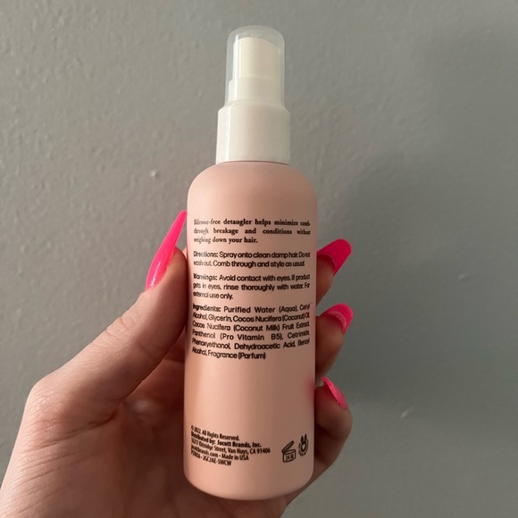 Coco Magic Detangling Mist & Coconut Oil Leave In Treatment Set - Picture 4 of 4